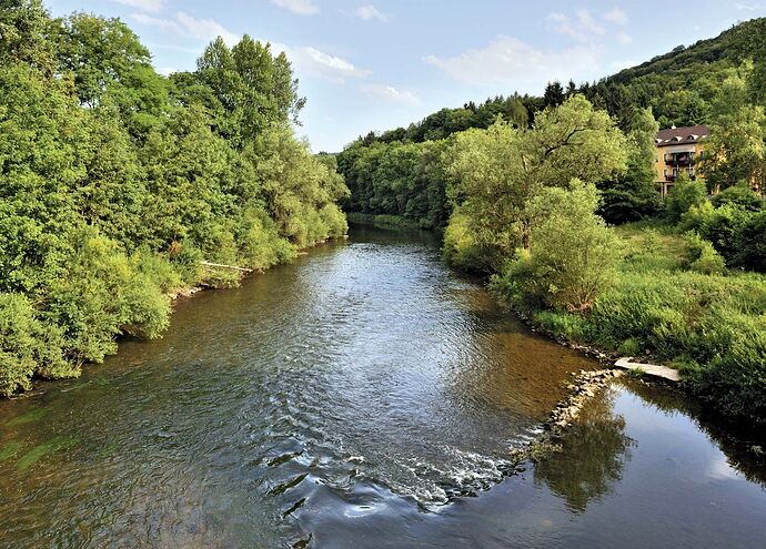https://cdn.britannica.com/85/149785-050-33BD6874/River-Luxembourg-border-Germany-Weilerbach.jpg