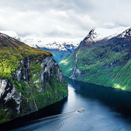 https://media.cntraveler.com/photos/57966ab10513807b76499bc7/1%3A1/w_1536%2Ch_1536%2Cc_limit/GettyImages-163687915-norway-fjord2.jpg