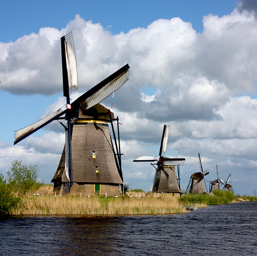 https://upload.wikimedia.org/wikipedia/commons/f/f6/KinderdijkWindmills.jpg