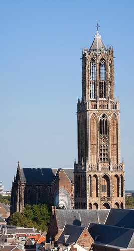 https://upload.wikimedia.org/wikipedia/commons/c/cb/DomTorenUtrechtNederland.jpg